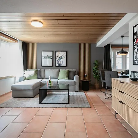 Spirit - Balkon - Seesicht - Parkplatz - Ac Brienz (Bern)